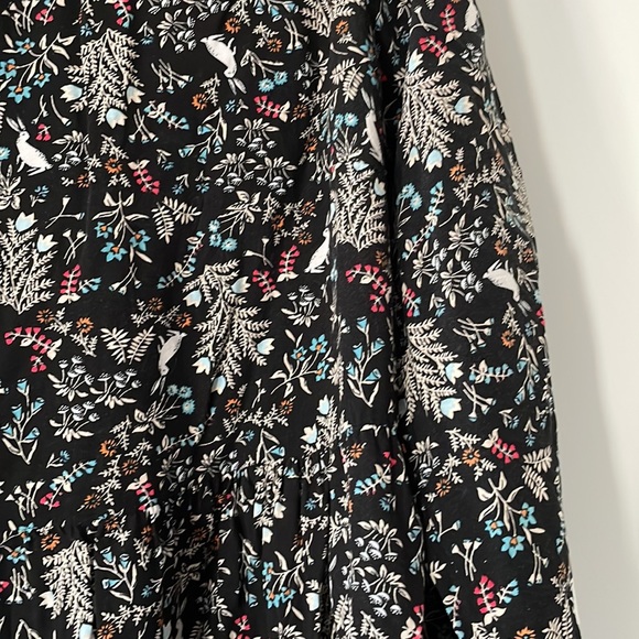 Tunic dress with pattern of flowers, leaves and bunnies - Picture 3 of 6